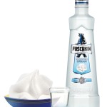 Puschkin Whipped Cream met shotglas en slagroom LR